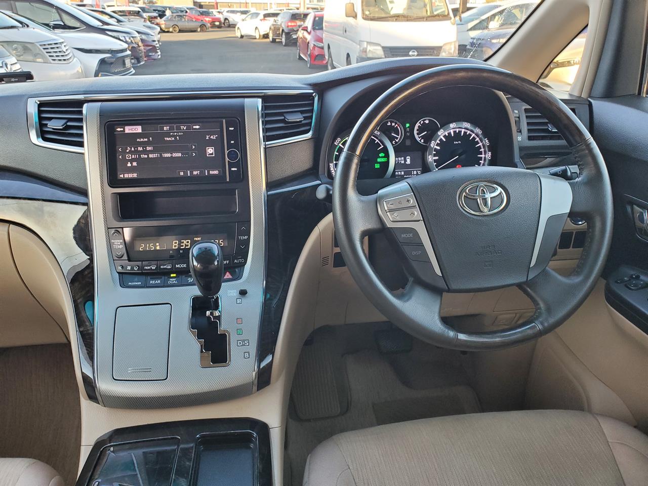 2012 Toyota Vellfire thumbnail