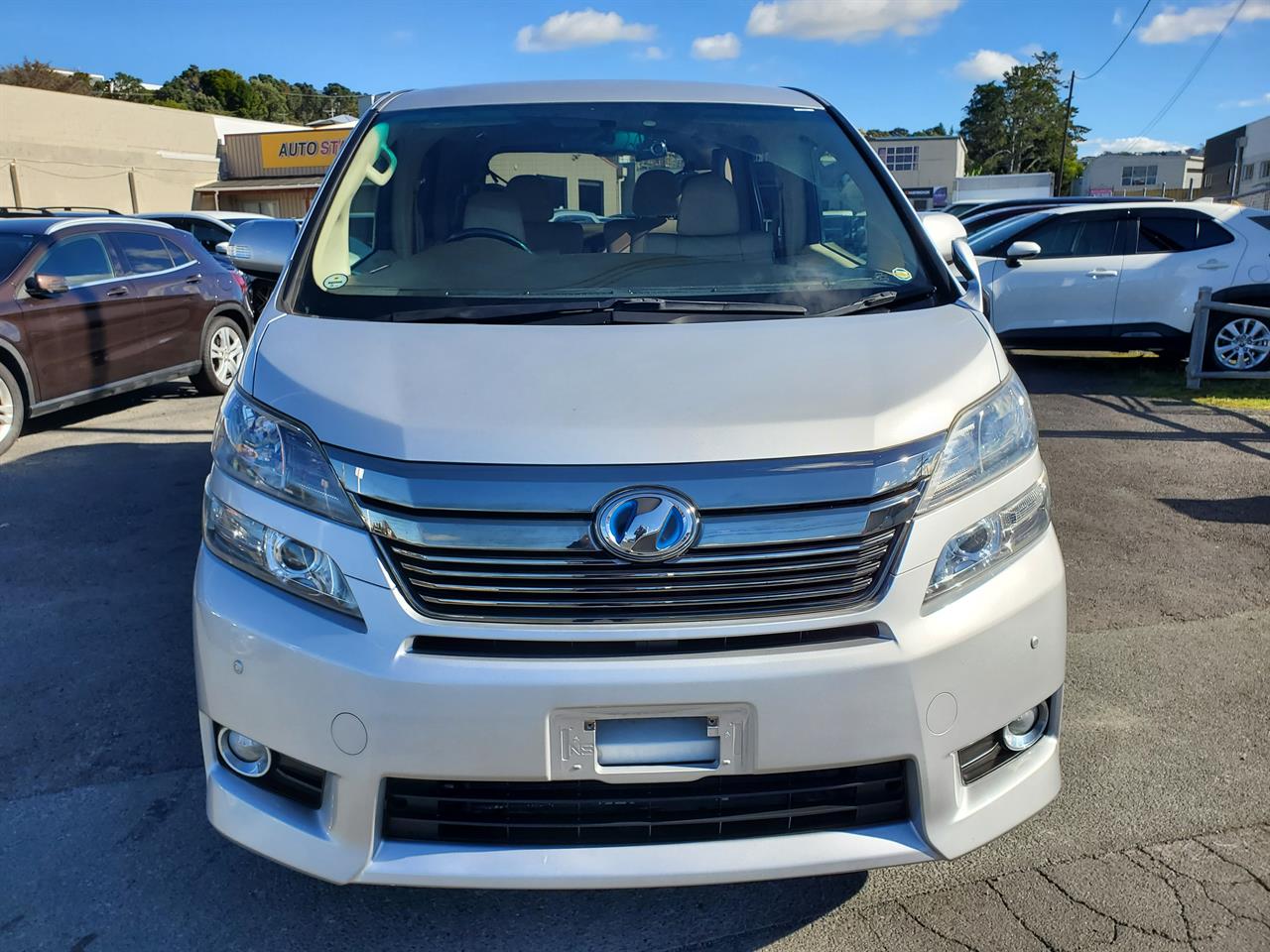 2012 Toyota Vellfire thumbnail