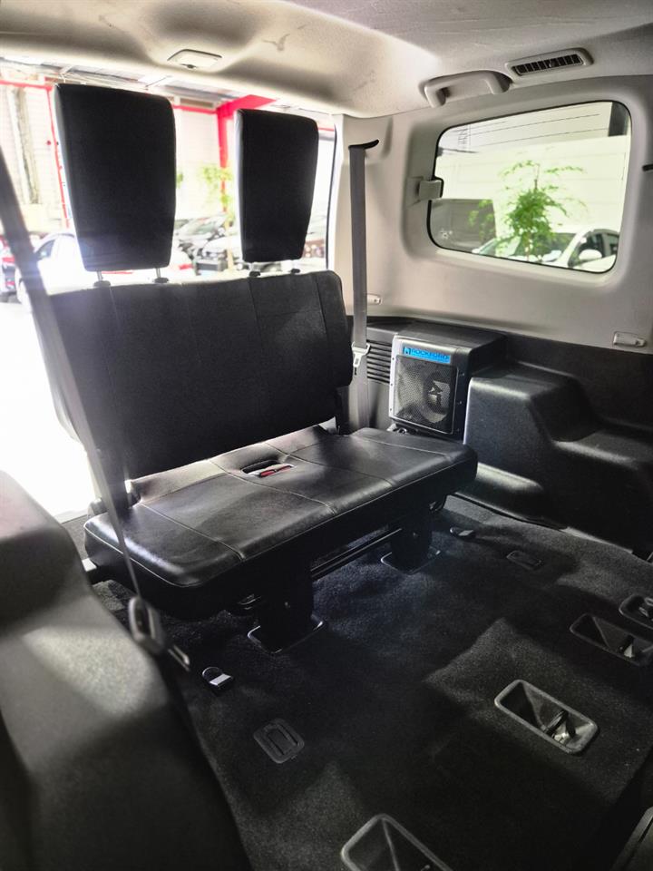 2011 Mitsubishi Pajero thumbnail