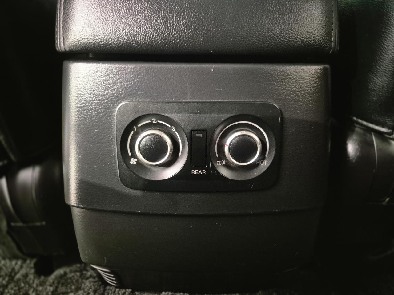 2011 Mitsubishi Pajero thumbnail