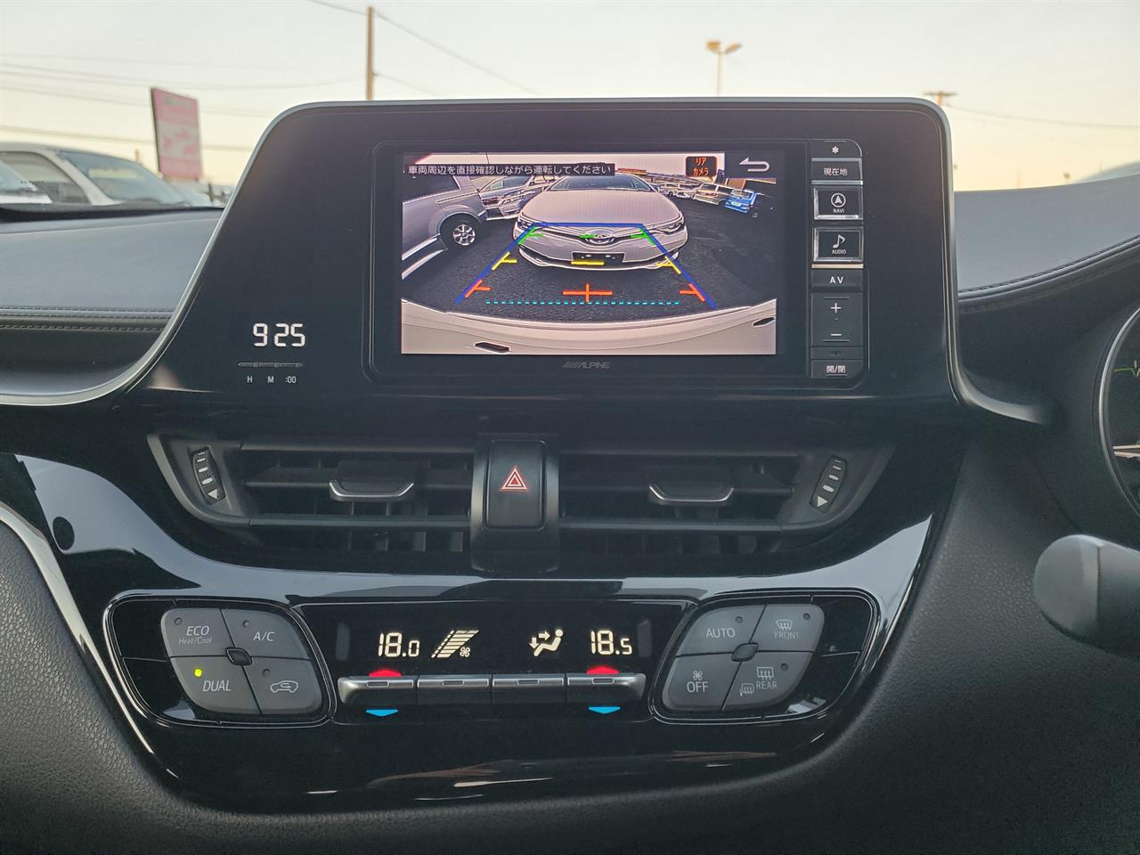 2018 Toyota C-HR thumbnail