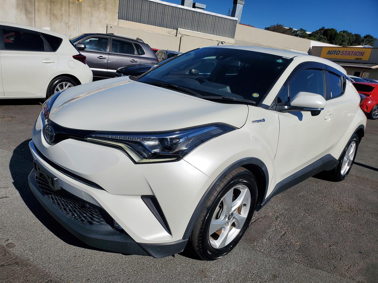 2018 Toyota C-HR thumbnail
