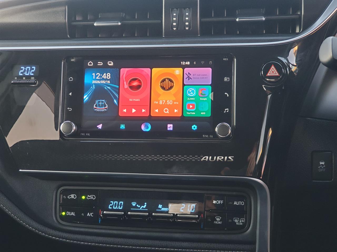 2016 Toyota Auris thumbnail
