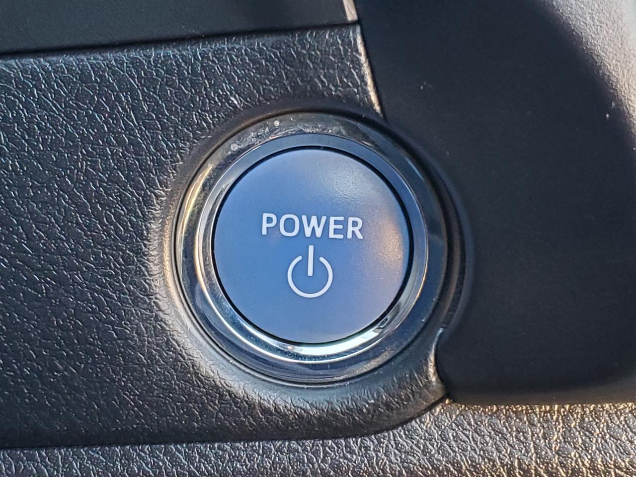 2016 Toyota Auris thumbnail