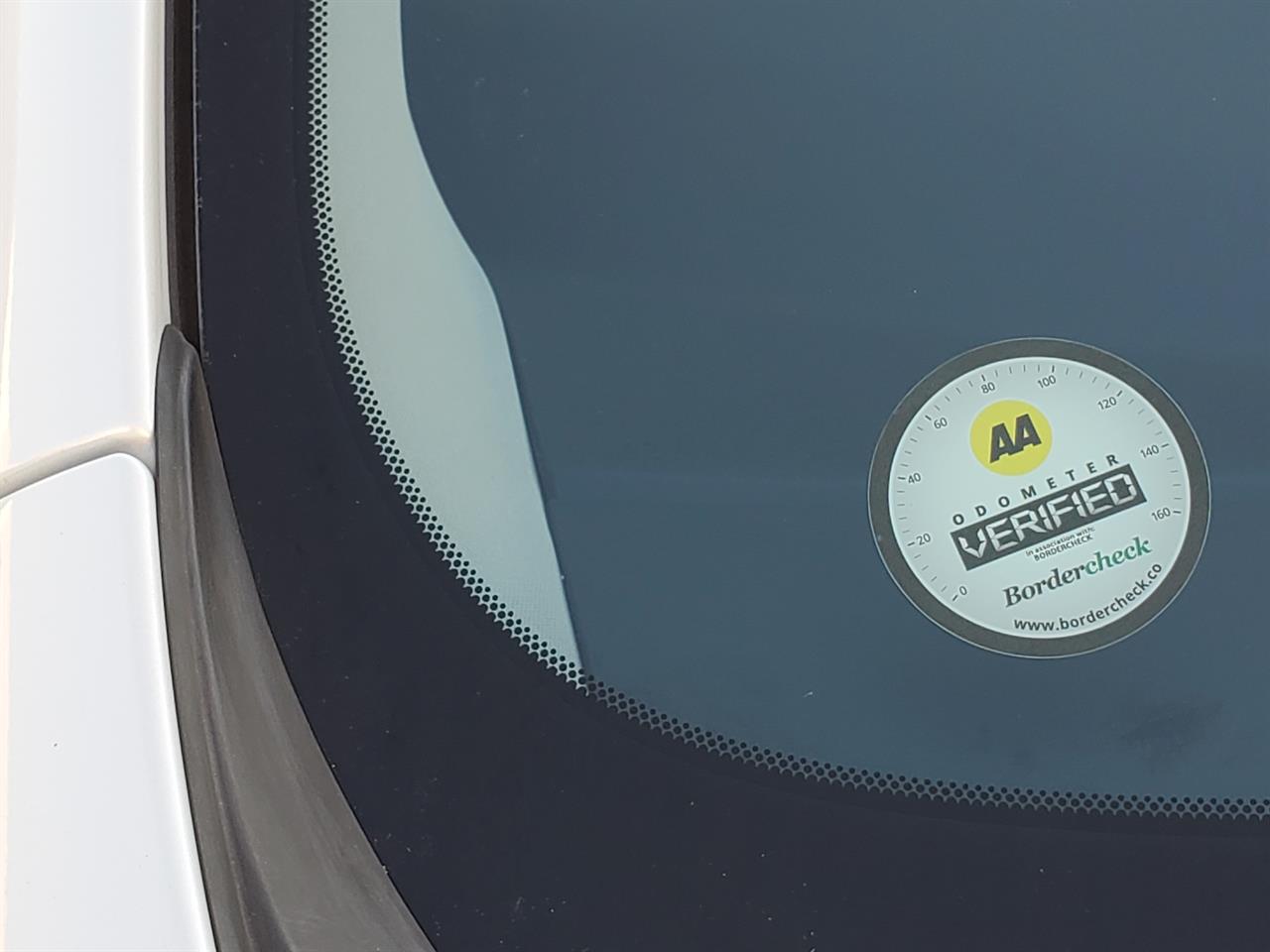 2016 Toyota Auris thumbnail