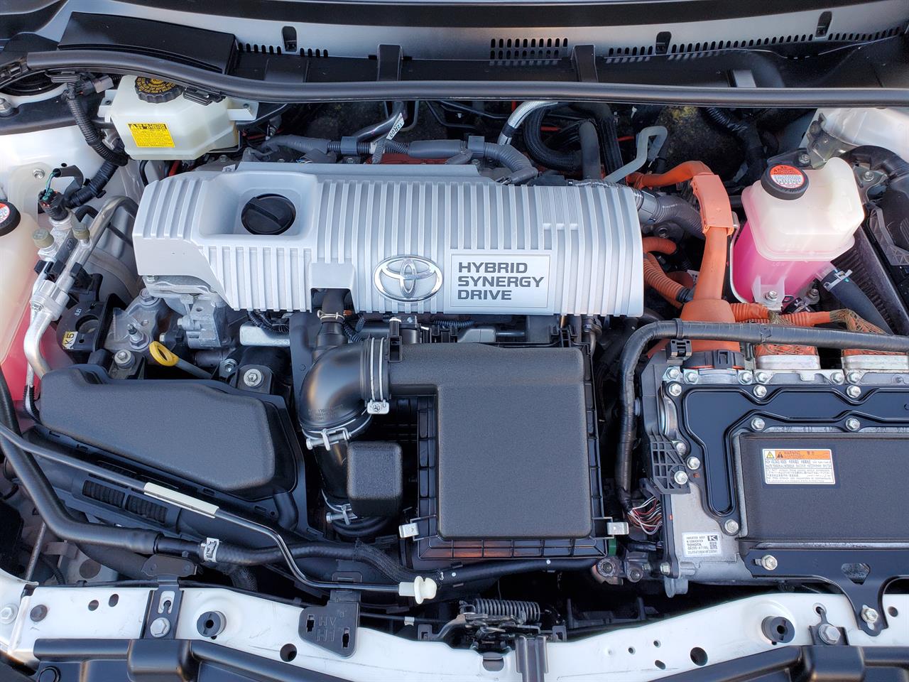 2016 Toyota Auris thumbnail