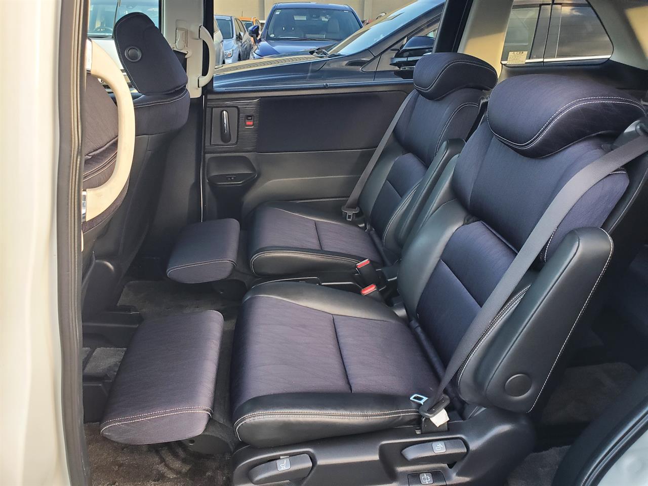 2015 Honda Odyssey thumbnail