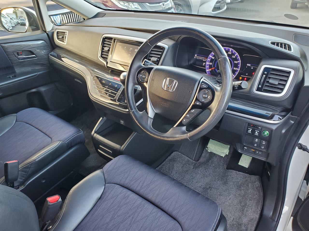 2015 Honda Odyssey thumbnail