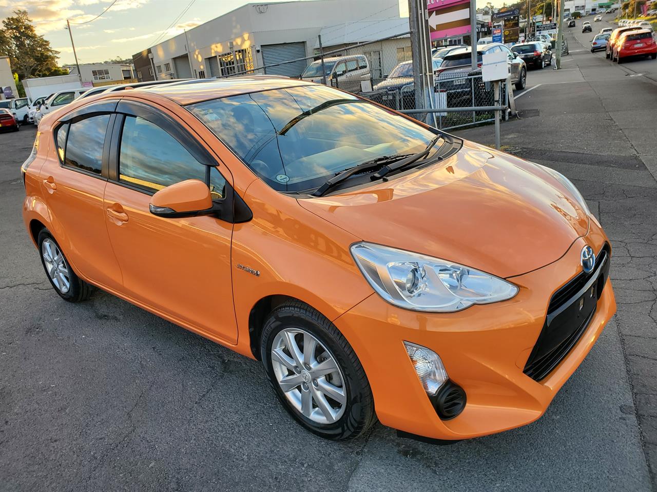 2017 Toyota Aqua thumbnail