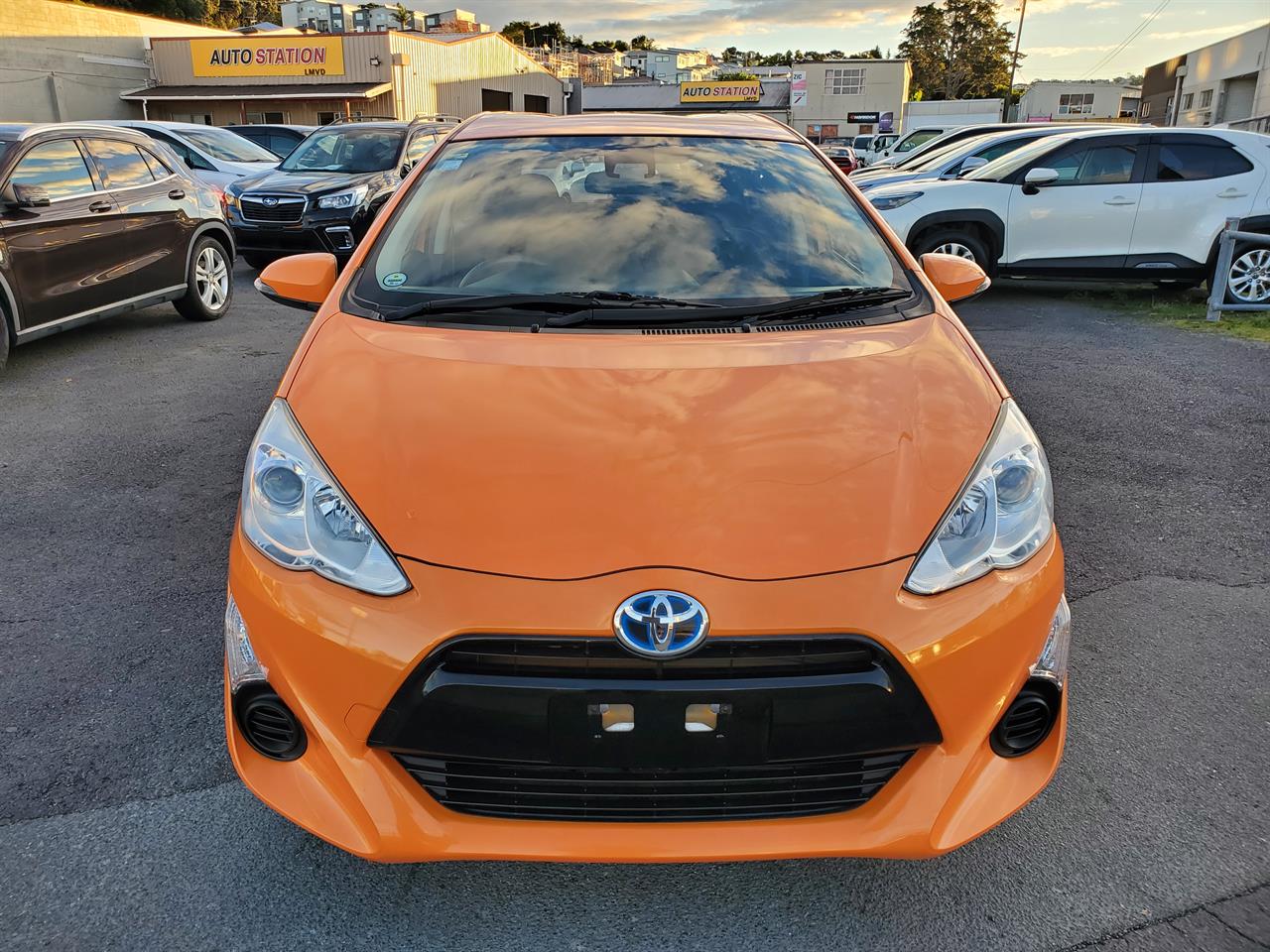 2017 Toyota Aqua thumbnail