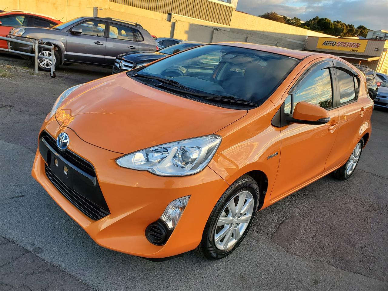 2017 Toyota Aqua thumbnail