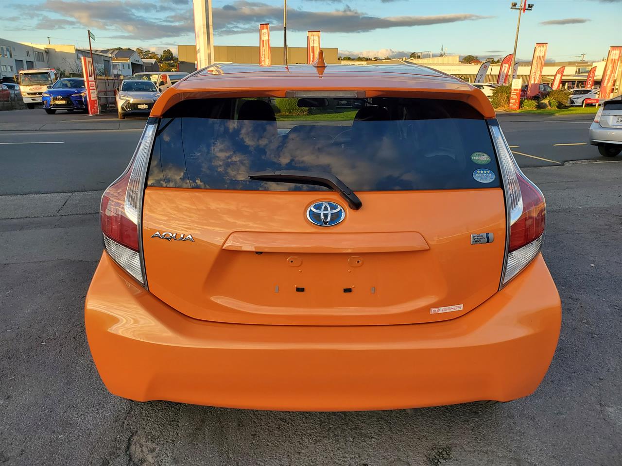 2017 Toyota Aqua thumbnail