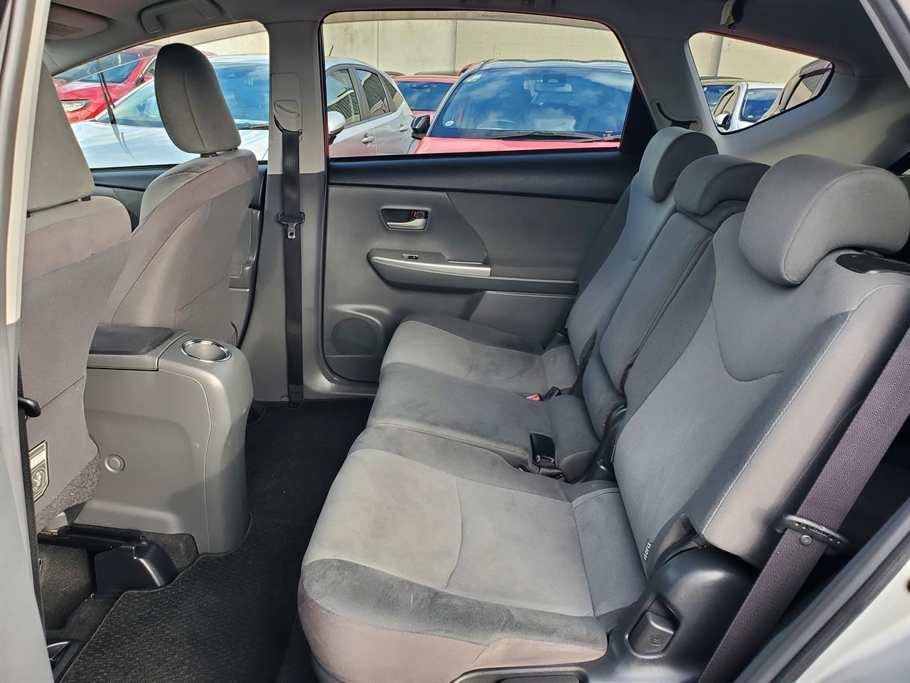 2014 Toyota Prius thumbnail
