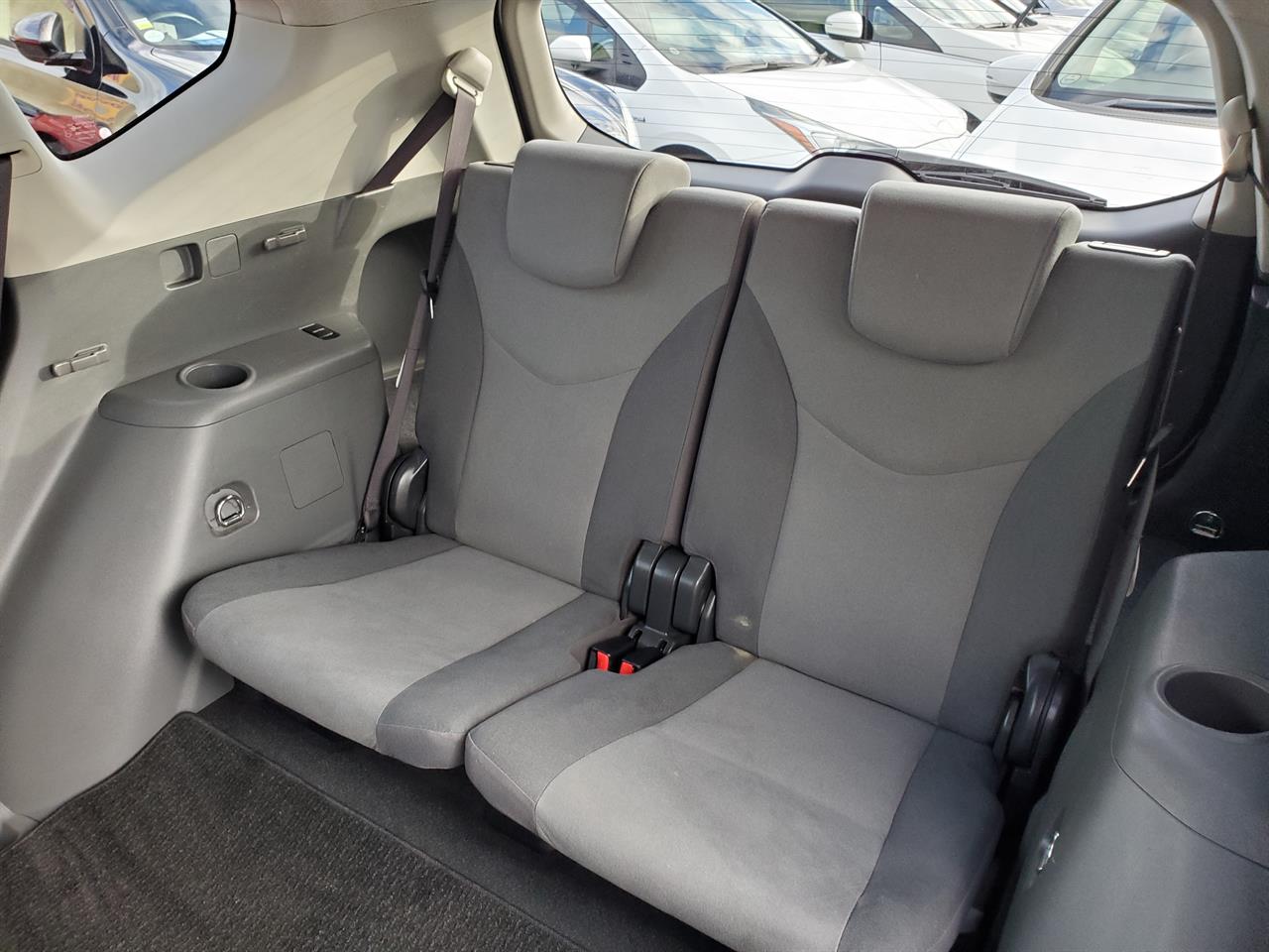2014 Toyota Prius thumbnail