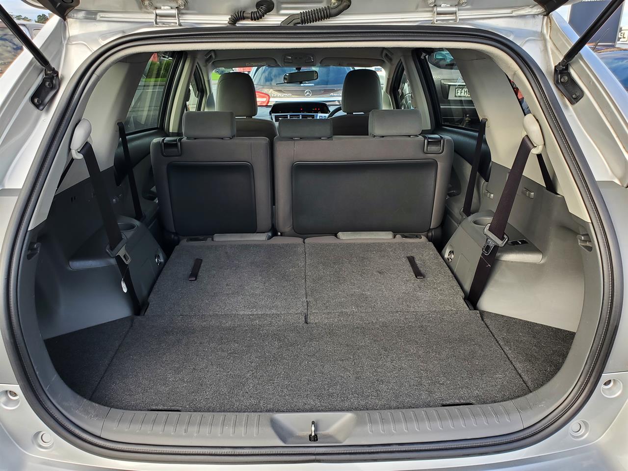 2014 Toyota Prius thumbnail
