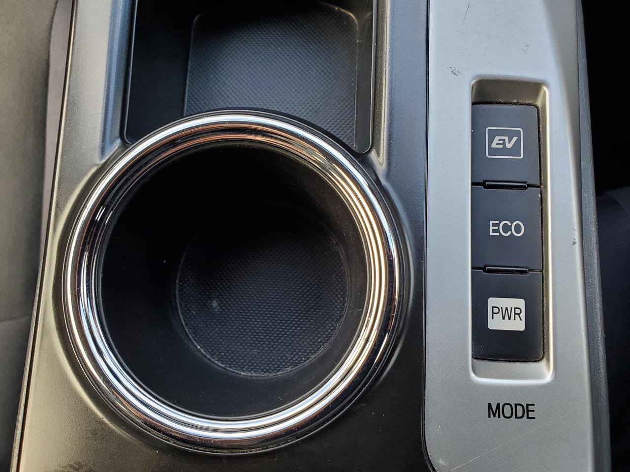2014 Toyota Prius thumbnail