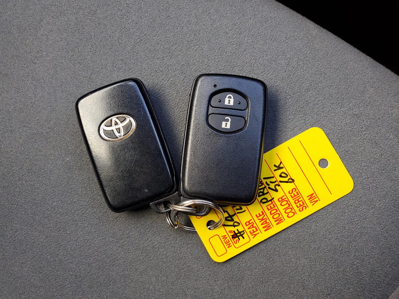 2014 Toyota Prius thumbnail