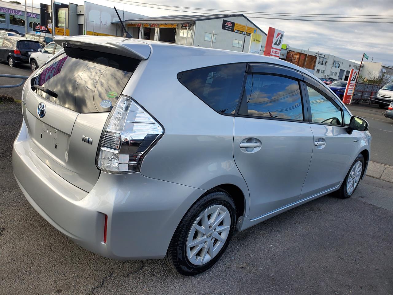 2014 Toyota Prius thumbnail