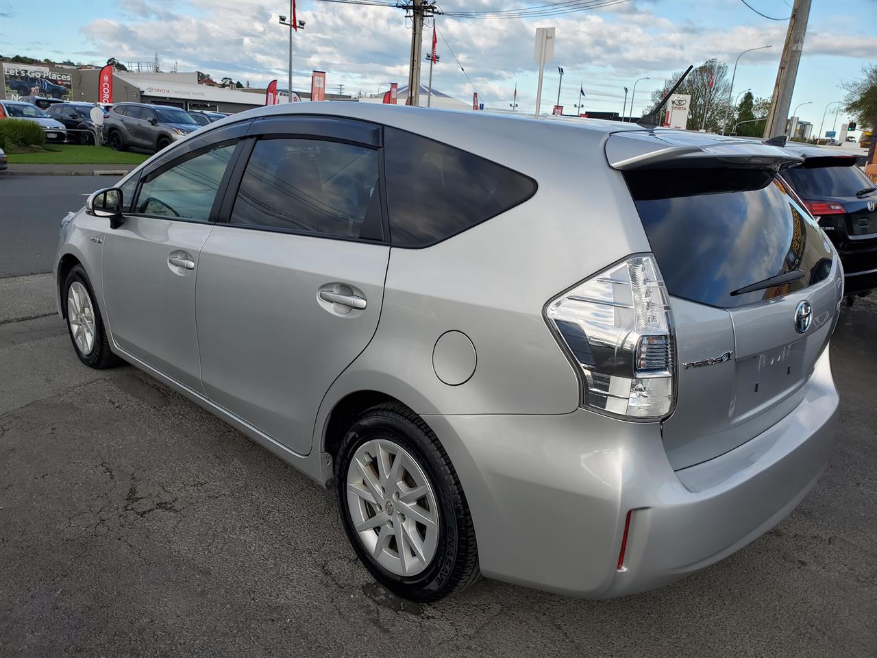 2014 Toyota Prius thumbnail
