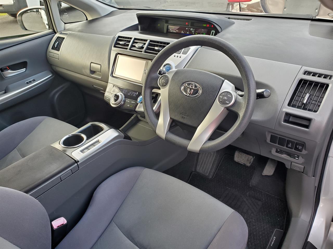 2014 Toyota Prius thumbnail