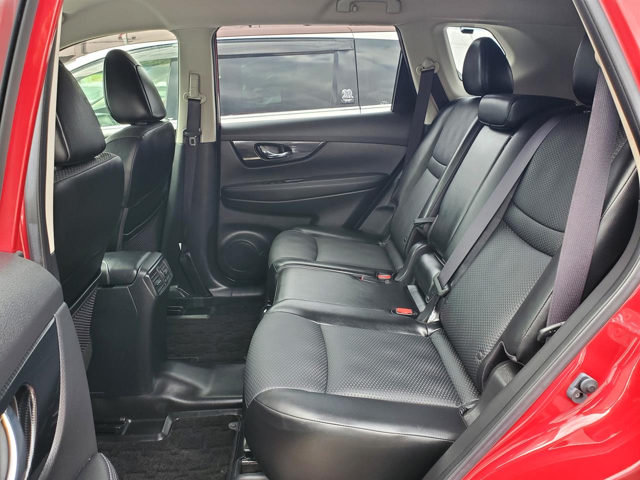2017 Nissan X-Trail thumbnail