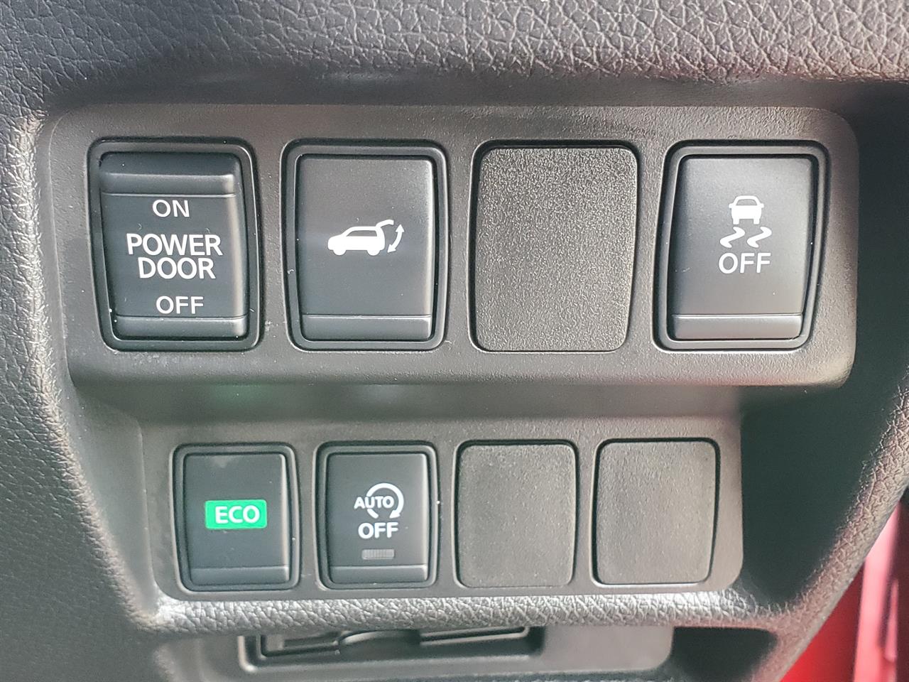 2017 Nissan X-Trail thumbnail