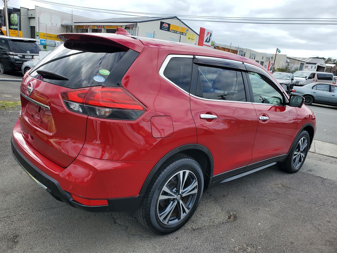 2017 Nissan X-Trail thumbnail