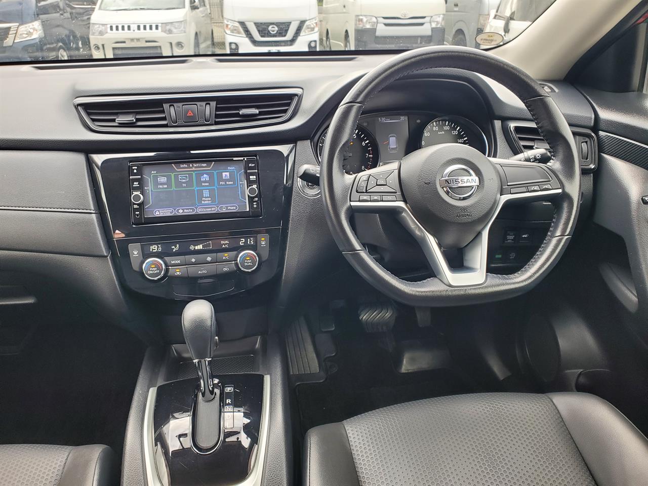 2017 Nissan X-Trail thumbnail