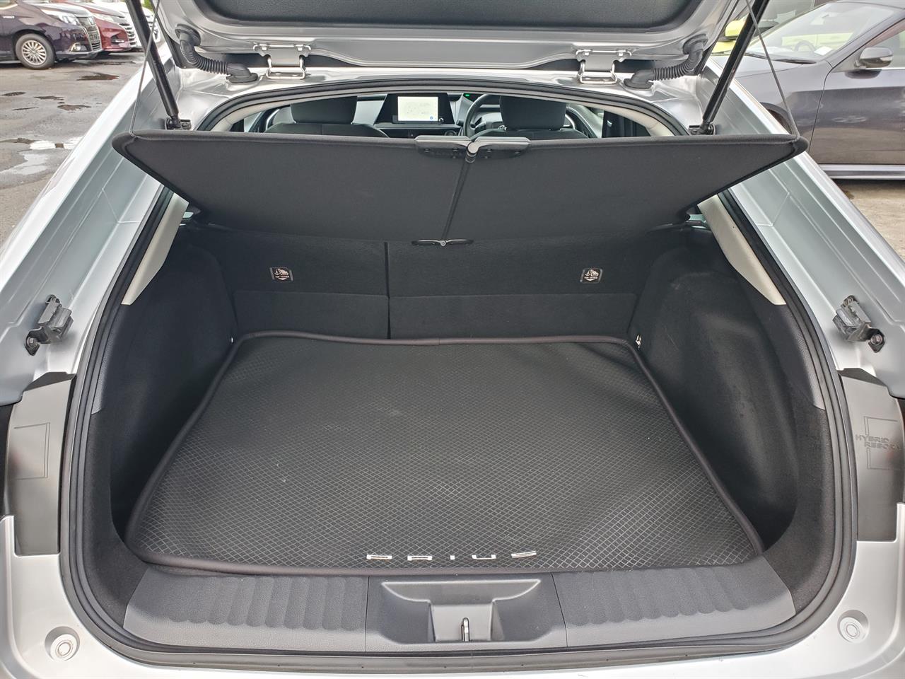 2023 Toyota Prius thumbnail