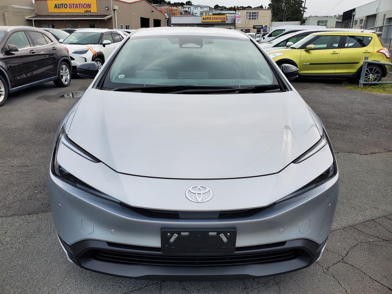 2023 Toyota Prius thumbnail