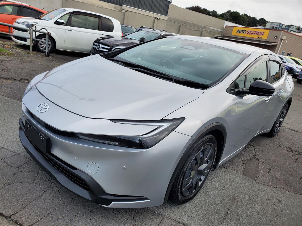 2023 Toyota Prius thumbnail