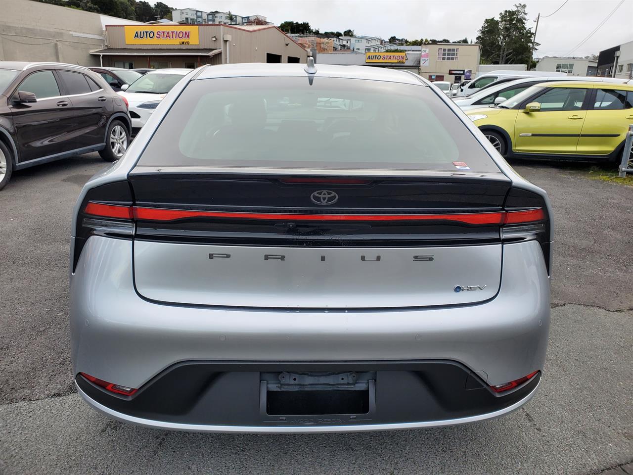 2023 Toyota Prius thumbnail