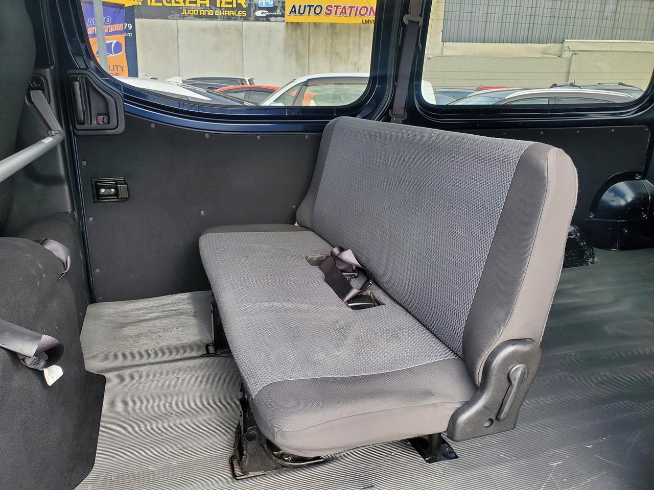 2022 Nissan Caravan thumbnail