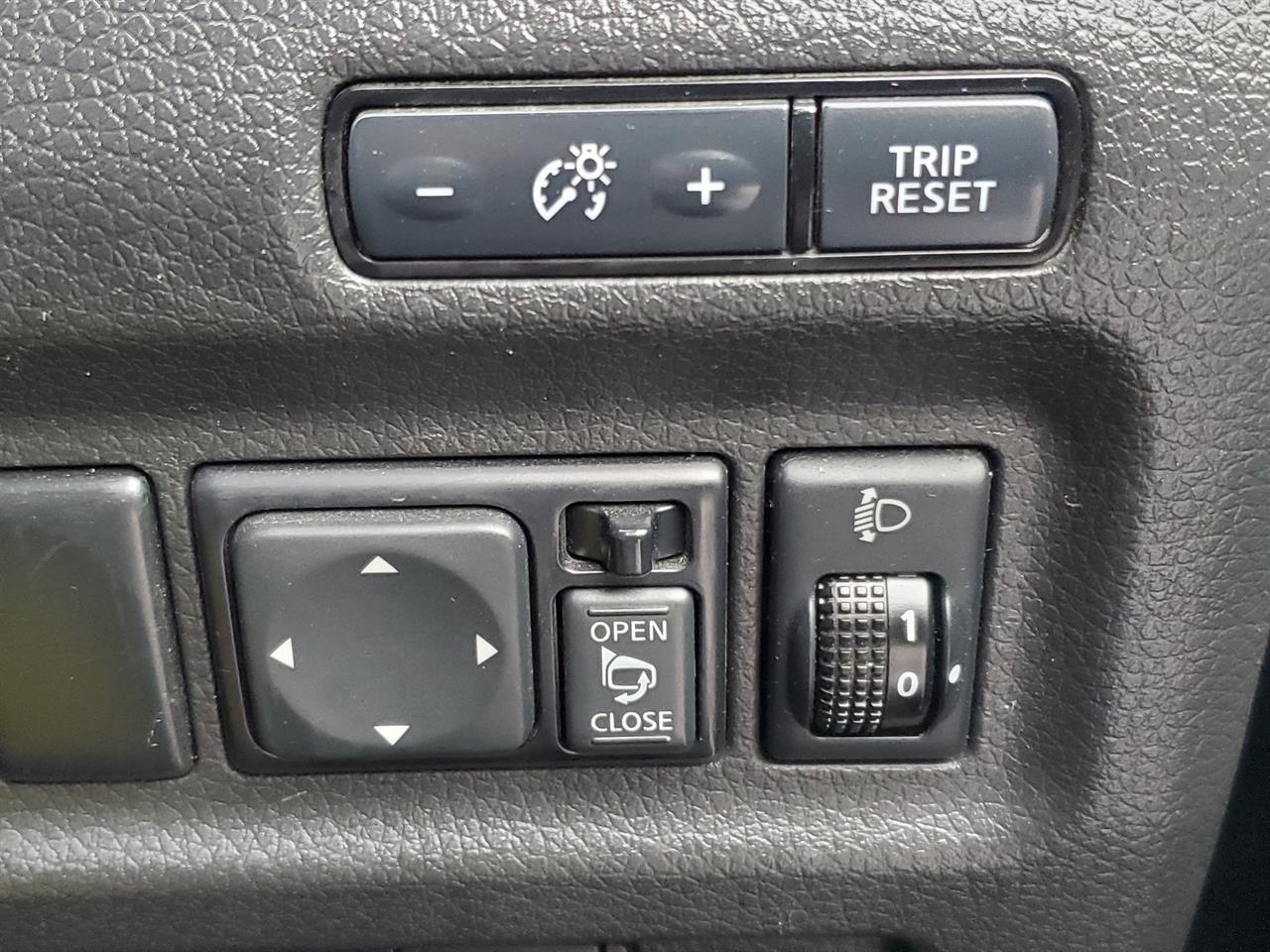 2022 Nissan Caravan thumbnail