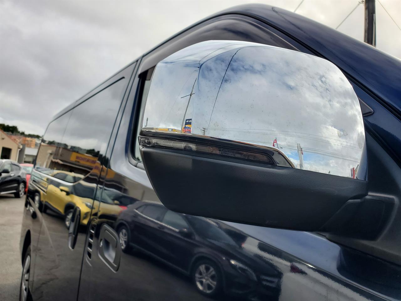 2022 Nissan Caravan thumbnail