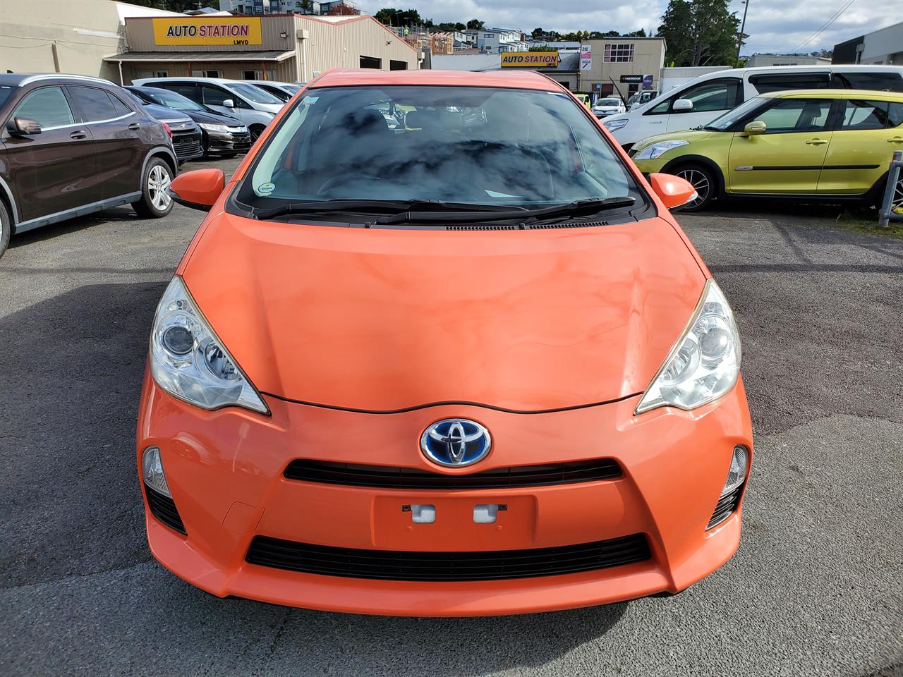 2012 Toyota Aqua thumbnail