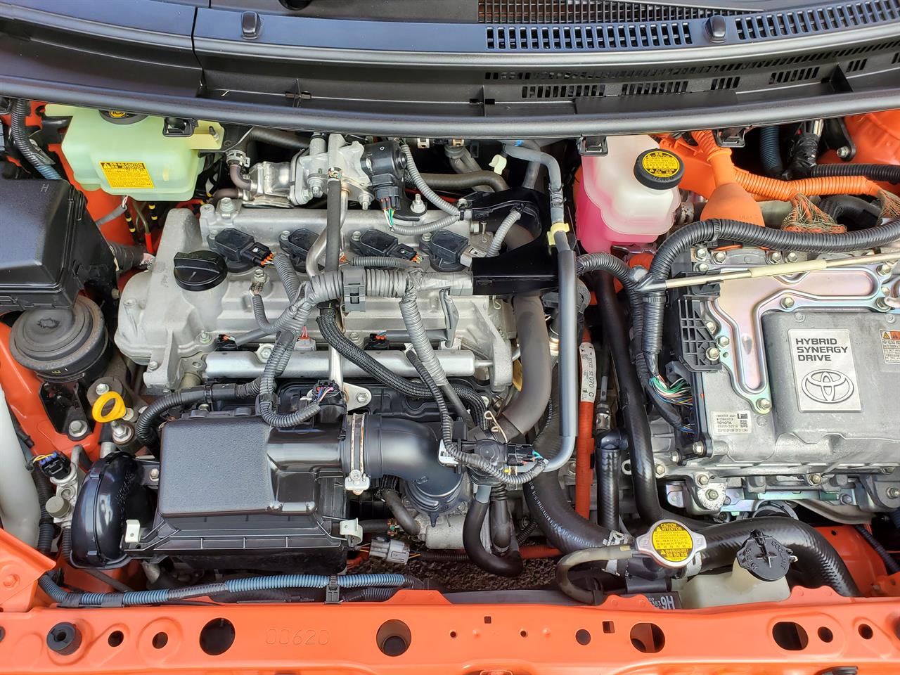 2012 Toyota Aqua thumbnail