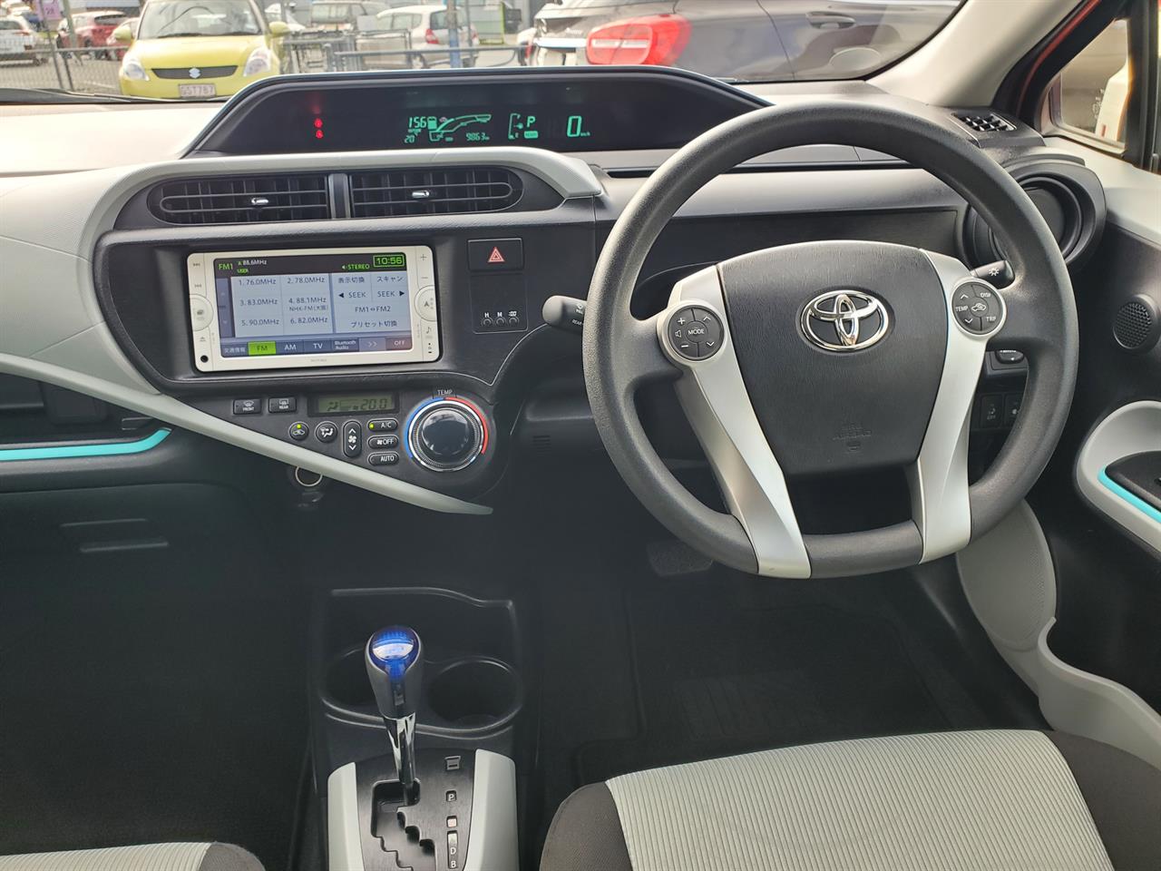 2012 Toyota Aqua thumbnail