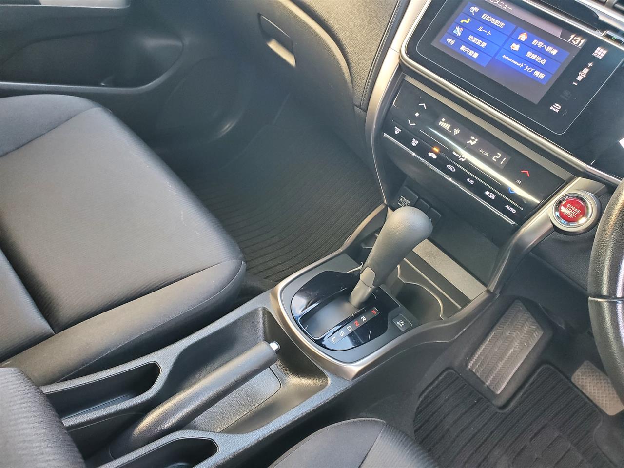 2015 Honda Grace thumbnail