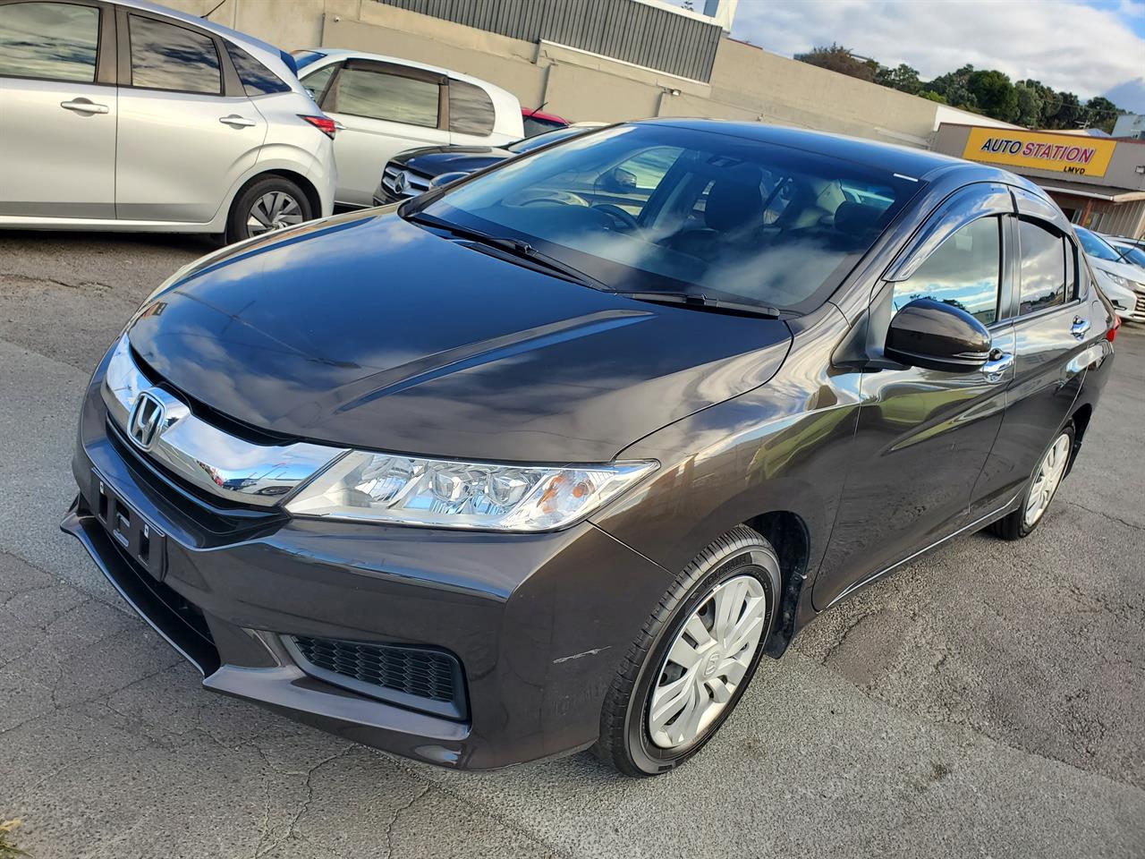 2015 Honda Grace thumbnail