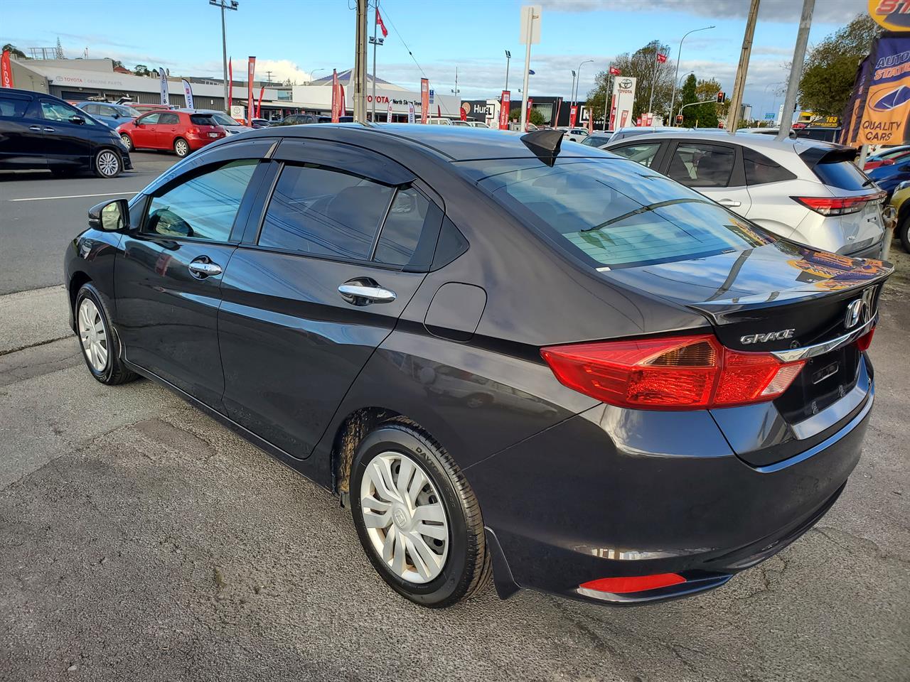2015 Honda Grace thumbnail