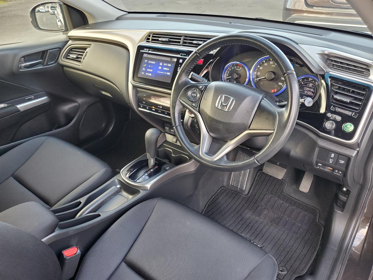 2015 Honda Grace thumbnail