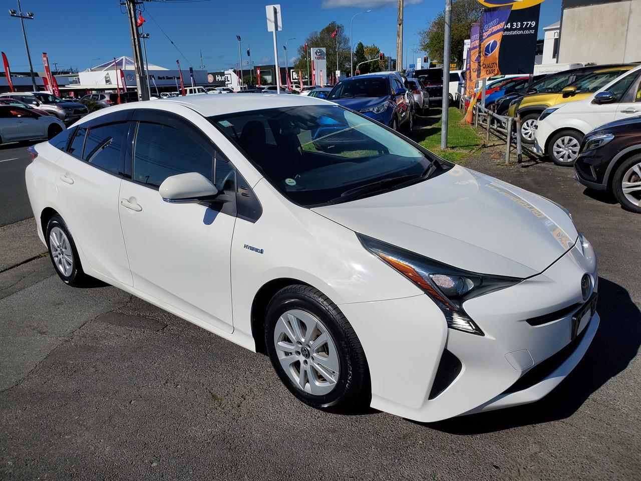 2019 Toyota Prius thumbnail