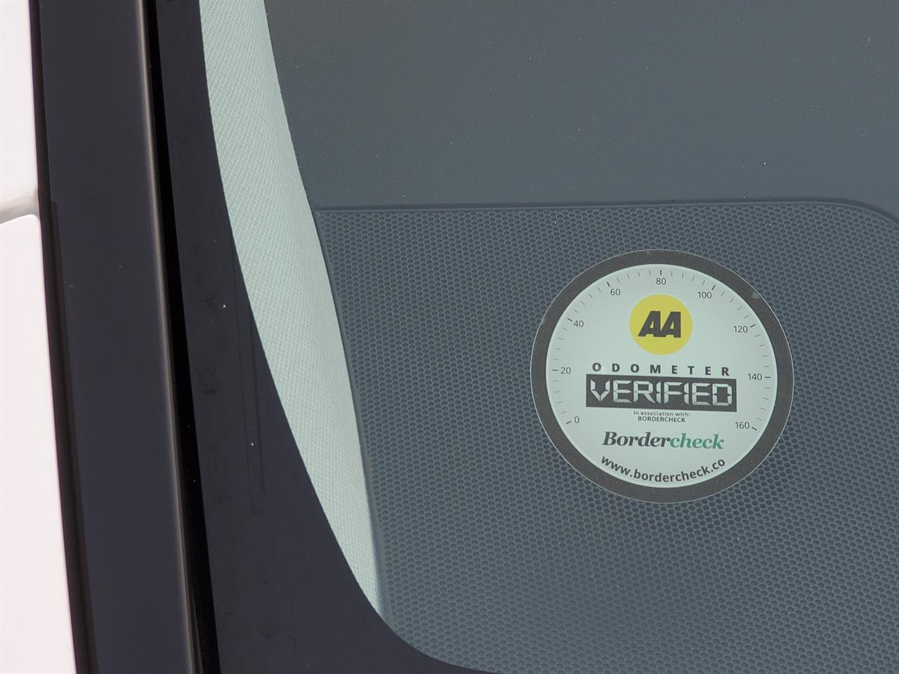 2019 Toyota Prius thumbnail