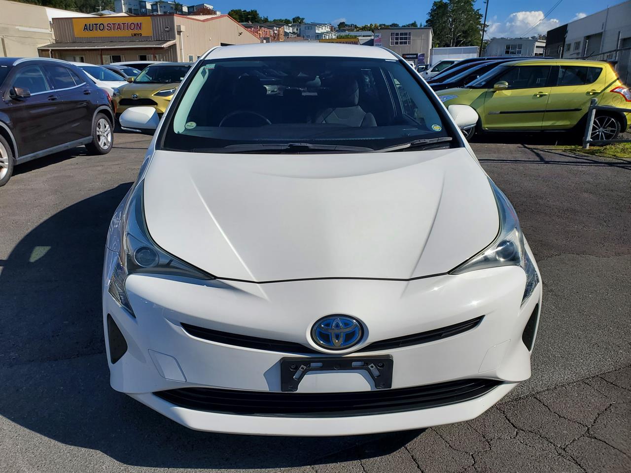 2019 Toyota Prius thumbnail