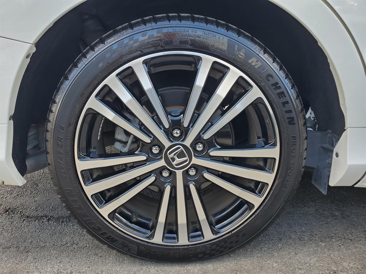 2017 Honda Odyssey thumbnail