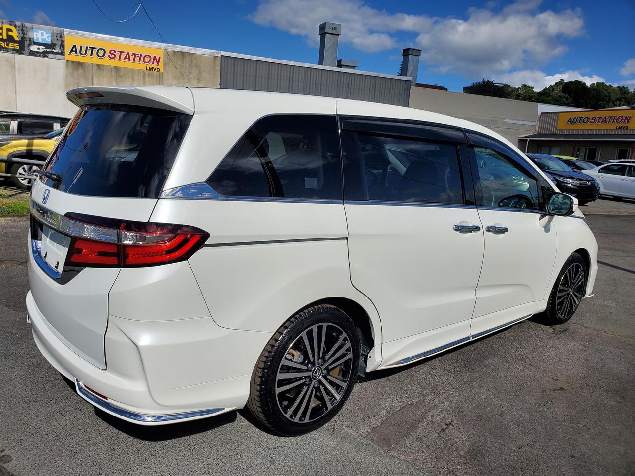 2017 Honda Odyssey thumbnail