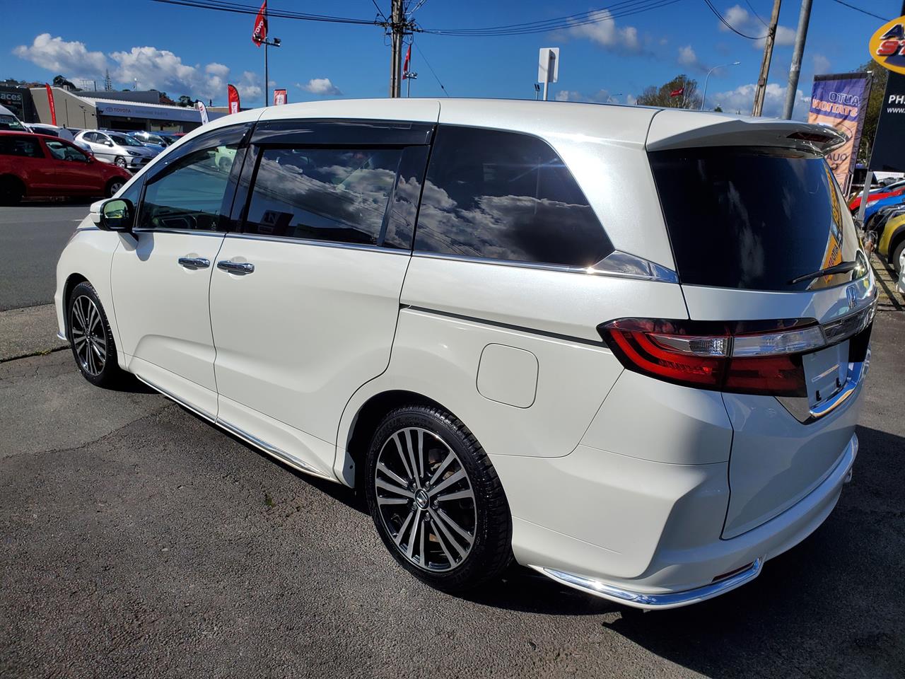 2017 Honda Odyssey thumbnail