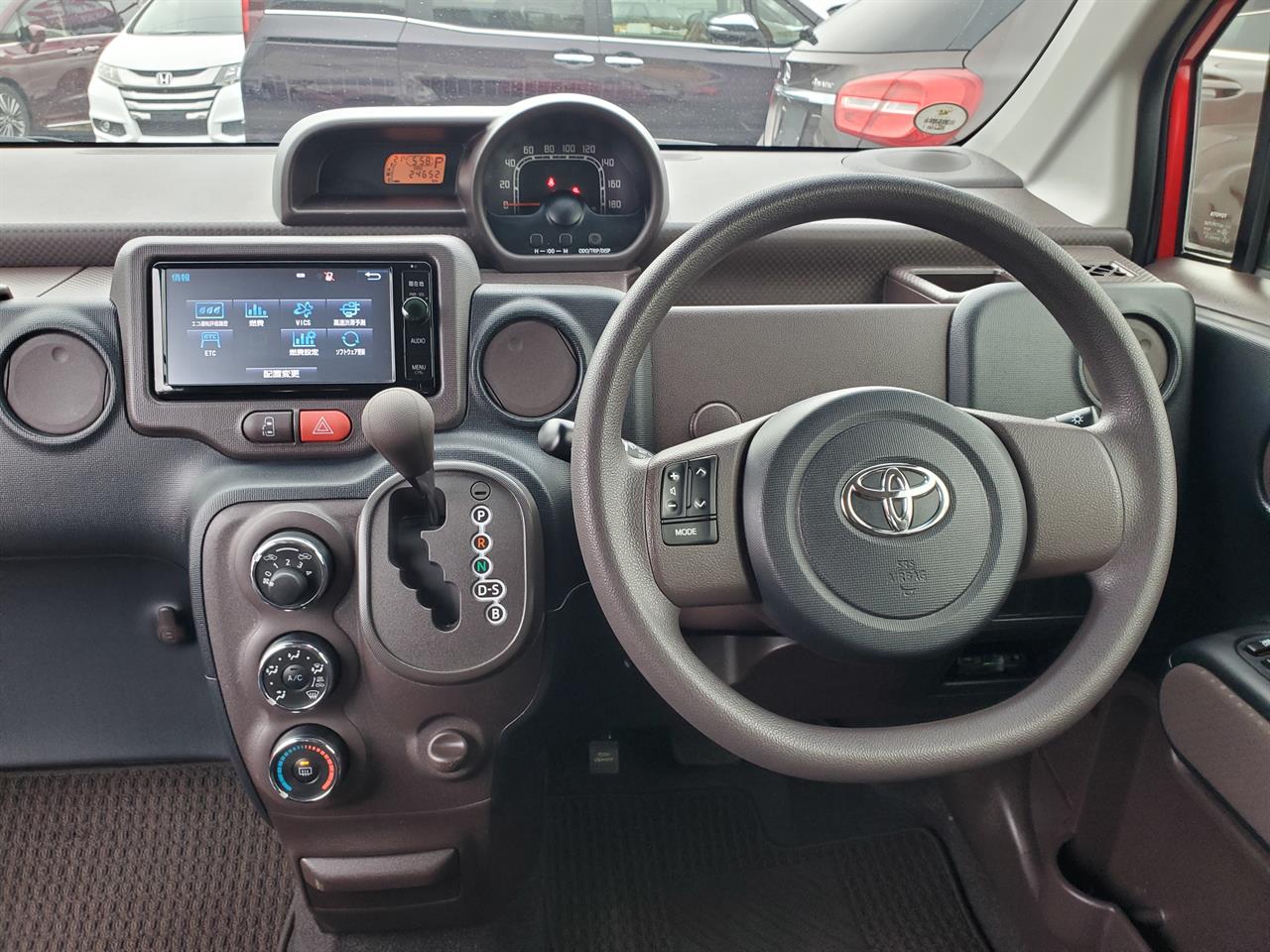 2015 Toyota Spade thumbnail