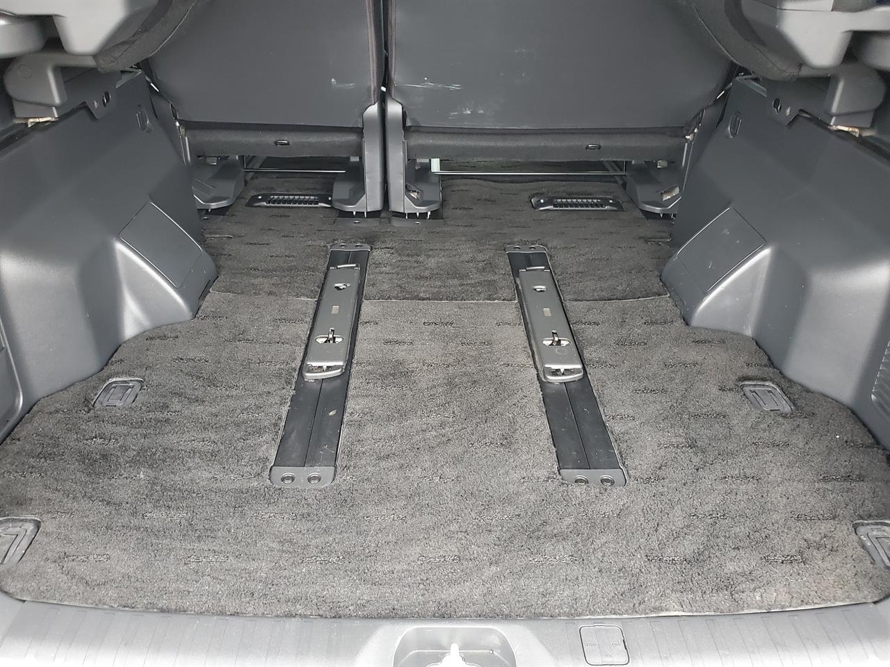 2012 Mitsubishi Delica thumbnail